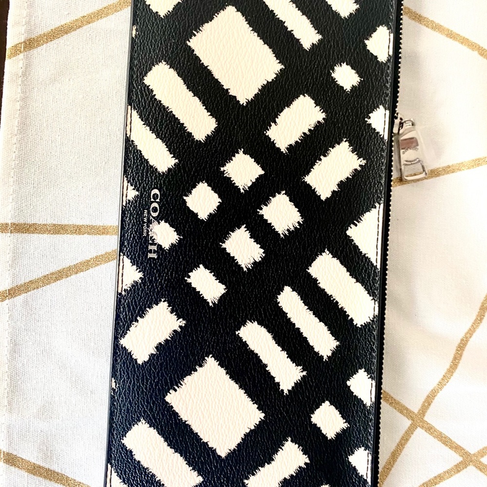 Coach Zipper Wallet Clutch